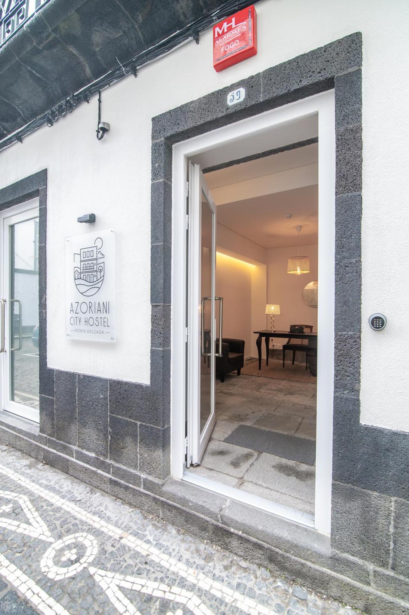 Azoriani City Hostel Ponta Delgada Zewnętrze zdjęcie